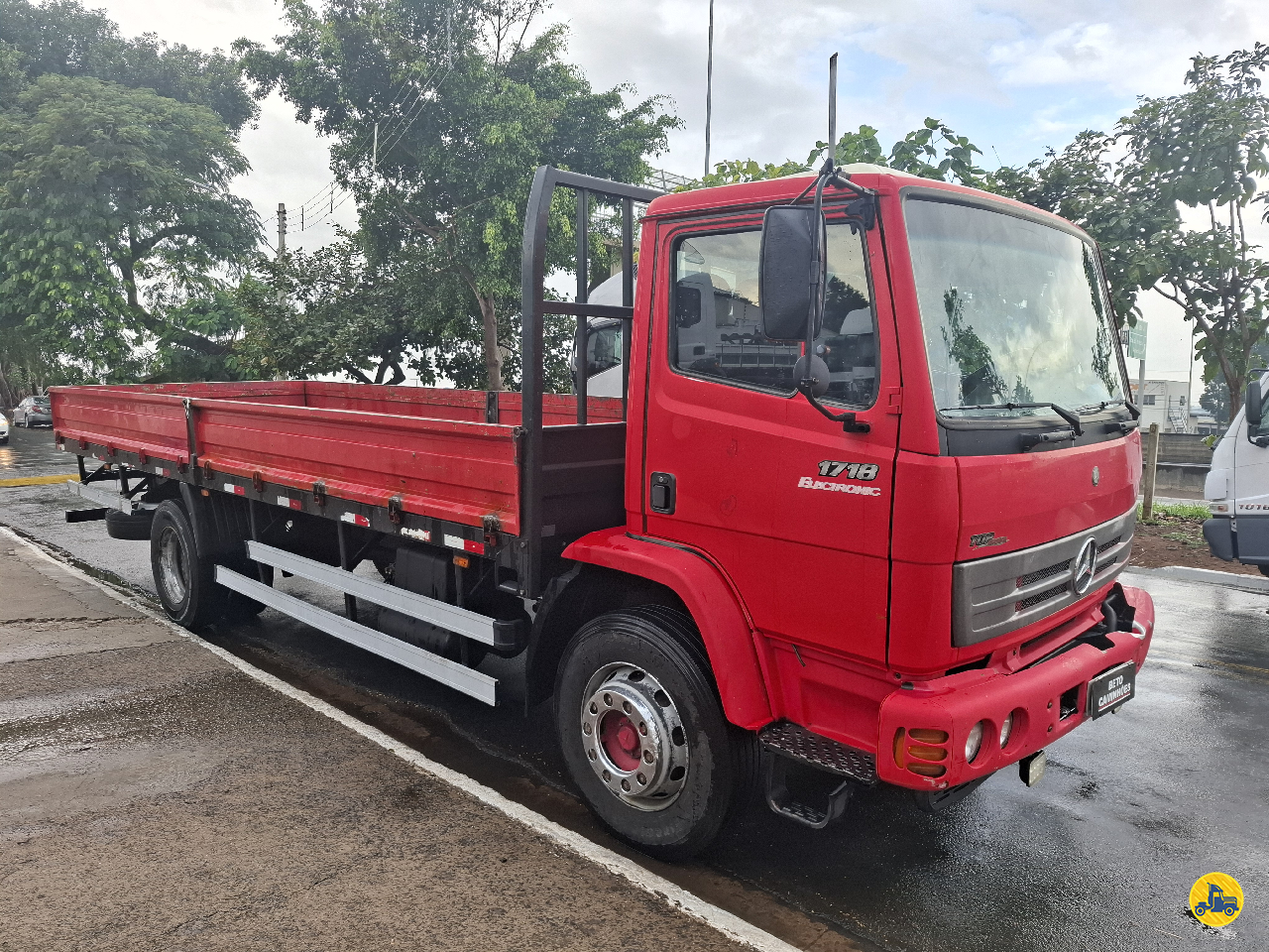 CAMINHAO MERCEDES-BENZ MB 1718 Carga Seca Toco 4x2 Nino Caminhões AMERICANA SÃO PAULO SP